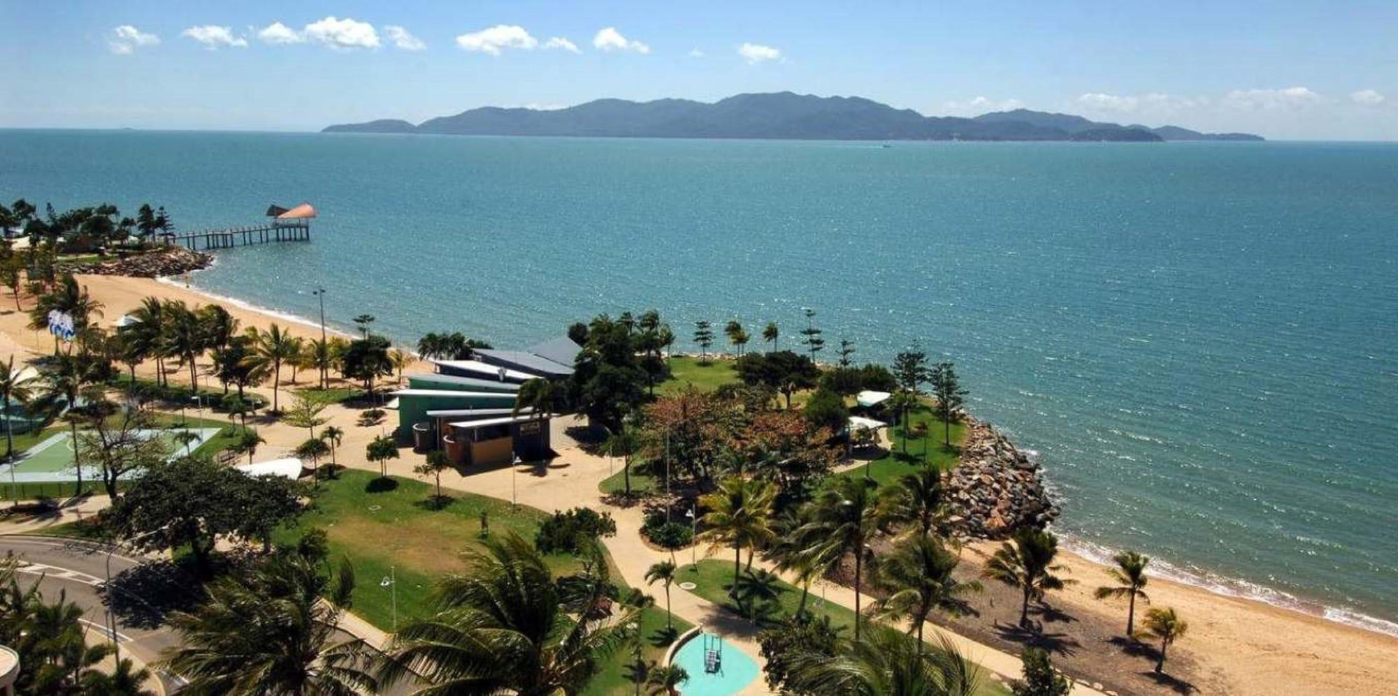 Aquarius On The Beach Townsville Dış mekan fotoğraf