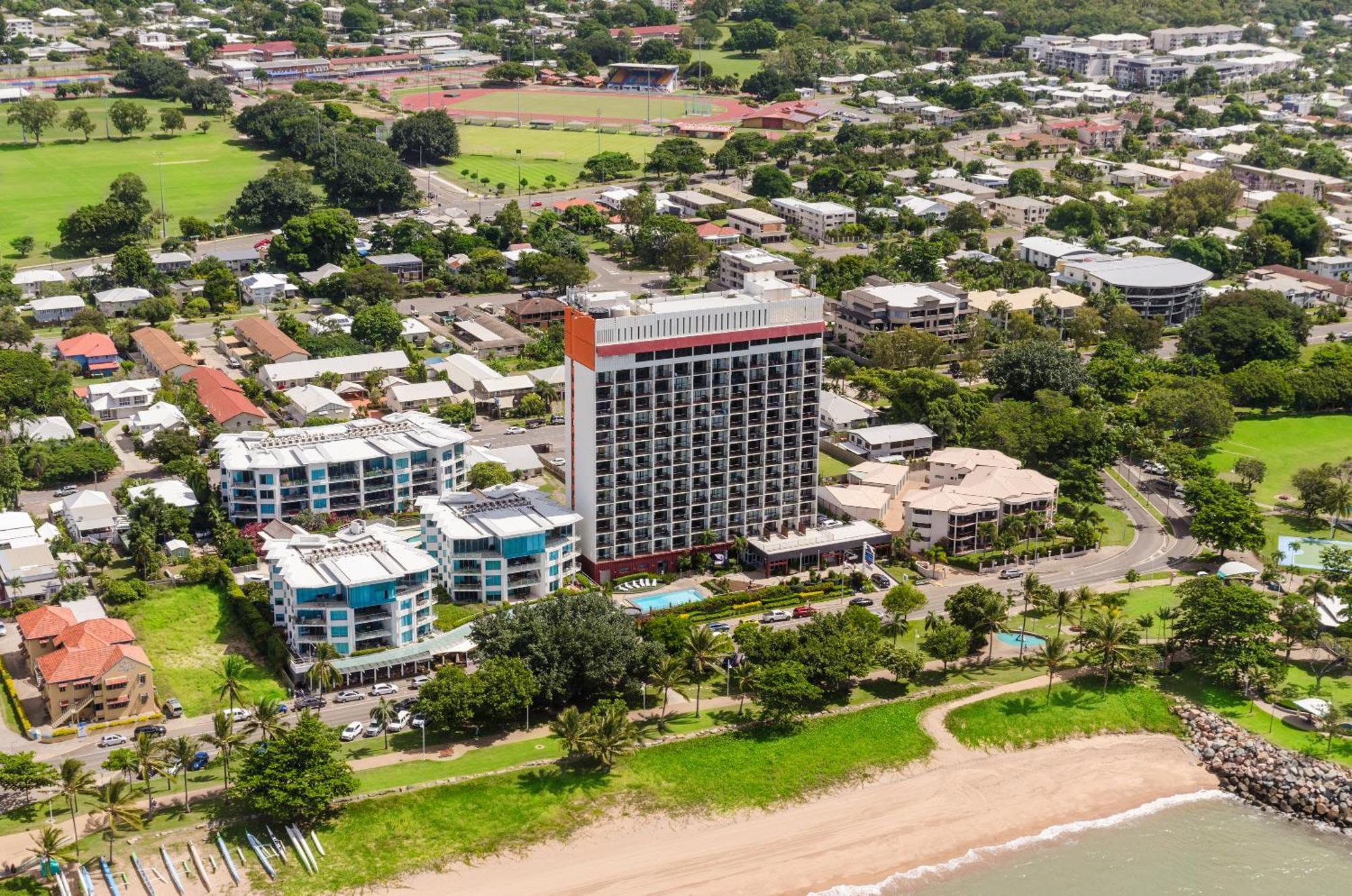 Aquarius On The Beach Townsville Dış mekan fotoğraf