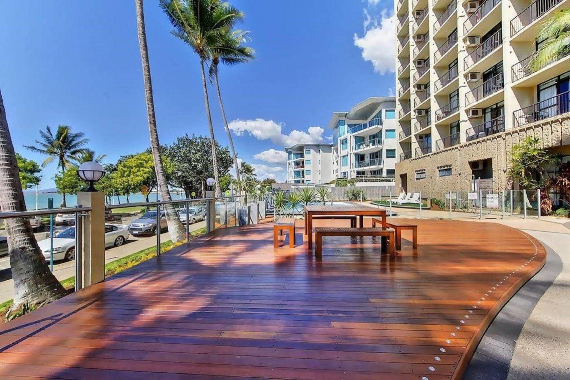 Aquarius On The Beach Townsville Dış mekan fotoğraf